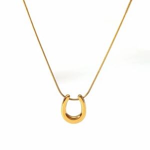 18K Gold Plated Horseshoe Pendant Necklace